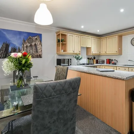 Phoenix Apartment Near The Station * 约克